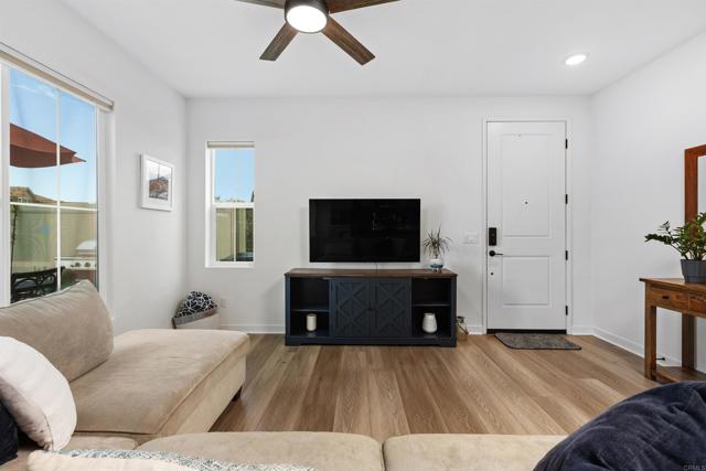 Detail Gallery Image 15 of 43 For 35254 Blossom Pl, Fallbrook,  CA 92028 - 4 Beds | 2/1 Baths