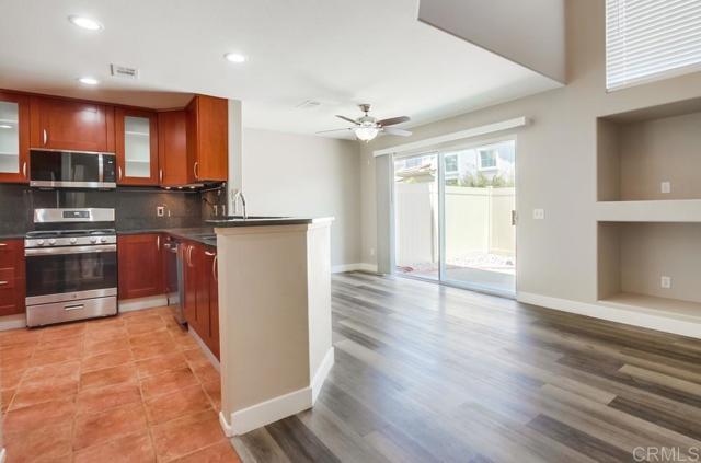 4620 Los Alamos Way, Oceanside CA: https://media.crmls.org/mediaz/2881599b-fbca-4920-a2c7-dcf120d89286.jpg