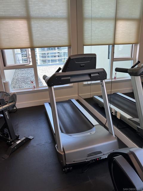 427 9th Avenue, San Diego CA: https://media.crmls.org/mediaz/28818ed2-2960-4189-ac70-eac544c11fad.jpg