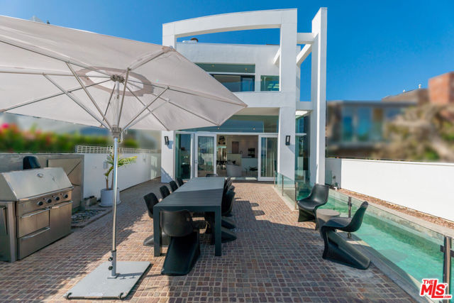 23754 MALIBU Road, Malibu CA: https://media.crmls.org/mediaz/288192df-7ce0-4b03-8222-e388bb9641c8.jpg