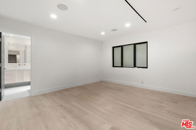 4423 Bergamo Drive, Encino CA: https://media.crmls.org/mediaz/2881d4f9-5369-4a98-b254-af7cd37e3843.jpg
