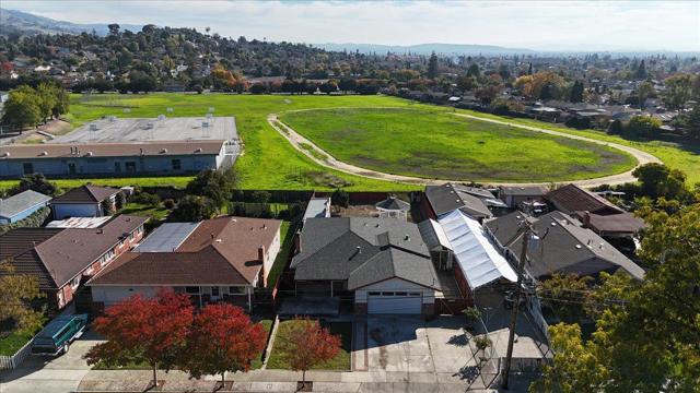 236 S Claremont Avenue, San Jose CA: https://media.crmls.org/mediaz/2881e16e-f628-4281-b335-cbc51da62a3c.jpg