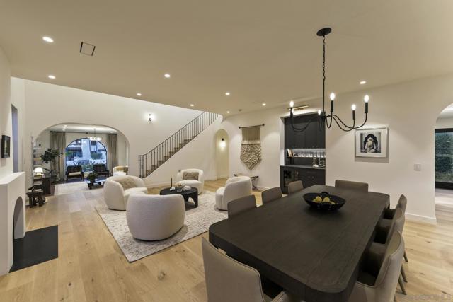 4223 Middlesex Dr, San Diego CA: https://media.crmls.org/mediaz/2881f3b2-1a1b-4fc9-91bd-b606490540a4.jpg