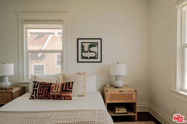2907 Halldale Avenue, Los Angeles CA: https://media.crmls.org/mediaz/288249a6-2b1c-4727-8425-0fb9c0998be0.jpg