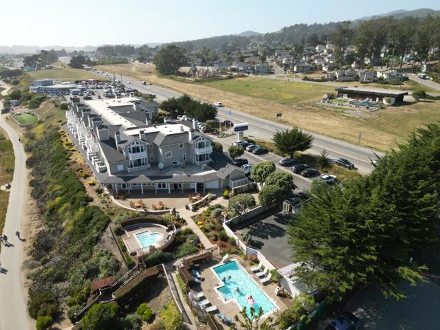 4100 Cabrillo Highway, Half Moon Bay CA: https://media.crmls.org/mediaz/28825604-4750-4d6c-91b2-703bd127c8dc.jpg