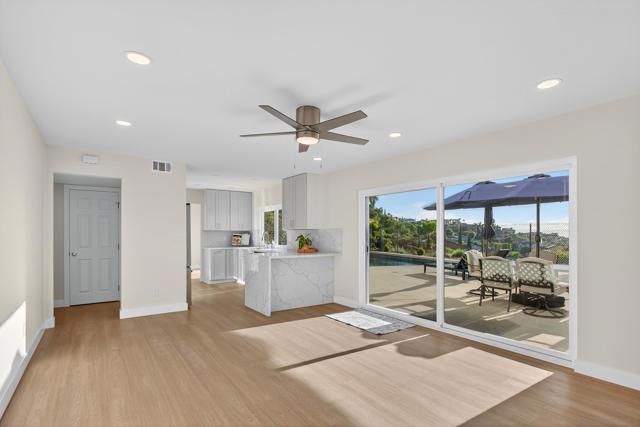 4060 Rosarita Dr, La Mesa CA: https://media.crmls.org/mediaz/28825917-8c3b-493f-8875-ceb63da357fc.jpg