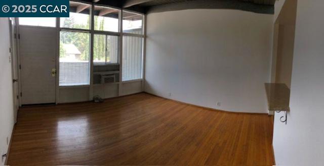 891 Bell Street, Lafayette CA: https://media.crmls.org/mediaz/28828cf2-db52-4683-886e-efede0e300d0.jpg