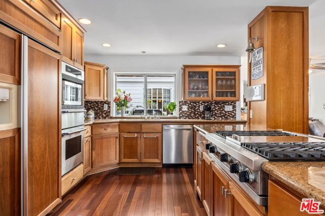 459 35th Street, Manhattan Beach, California 90266, 5 Bedrooms Bedrooms, ,3 BathroomsBathrooms,Residential,Sold,35th,25586389