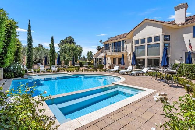 3433 Western Springs Rd, Encinitas CA: https://media.crmls.org/mediaz/288341f5-19fb-4da2-8659-1b4194e98628.jpg