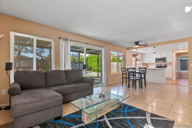 4468 Inverness Drive, Oceanside CA: https://media.crmls.org/mediaz/2883ad3c-a872-45c1-9074-2e6f49d2ce45.jpg