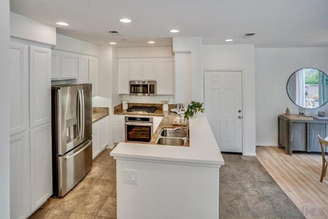 2793 Matera Ln, San Diego CA: https://media.crmls.org/mediaz/28843c30-f023-4ca8-ad5f-7b44b3f38c6b.jpg