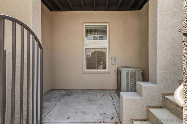 1623 Gila Ct, Chula Vista CA: https://media.crmls.org/mediaz/2884d780-158b-4097-aee8-155afbf5b4d5.jpg