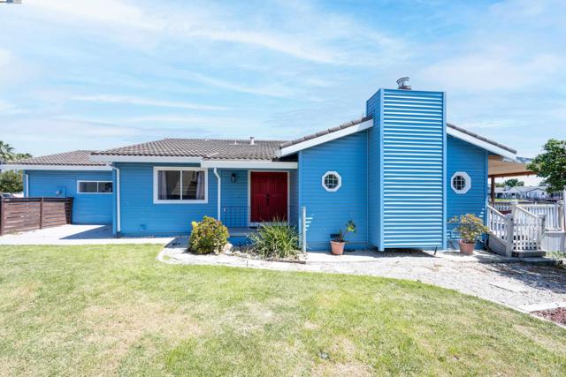 5514 Marlin Ct, Discovery Bay CA: https://media.crmls.org/mediaz/288580a5-843e-4c7a-8878-2a08f11facb4.jpg