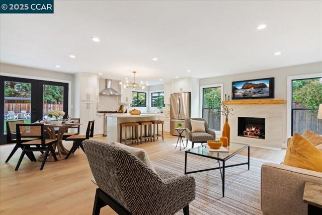 721 Sinnet Ct, Danville CA: https://media.crmls.org/mediaz/2885ccc9-78a2-424e-862d-ca516124fed0.jpg