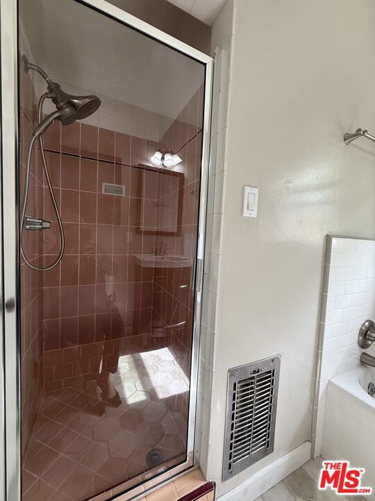 11293 Brookhaven Avenue, Los Angeles CA: https://media.crmls.org/mediaz/28869f35-076c-4a8a-bad0-347239014a87.jpg