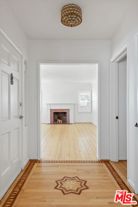 5572 Bradna Drive, Los Angeles CA: https://media.crmls.org/mediaz/2886c47e-8697-457f-bf60-eaed5dd2c1ec.jpg