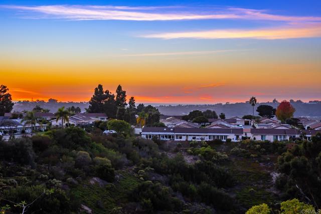 Detail Gallery Image 2 of 67 For 3902 Vista Campana #1,  Oceanside,  CA 92057 - 2 Beds | 2 Baths