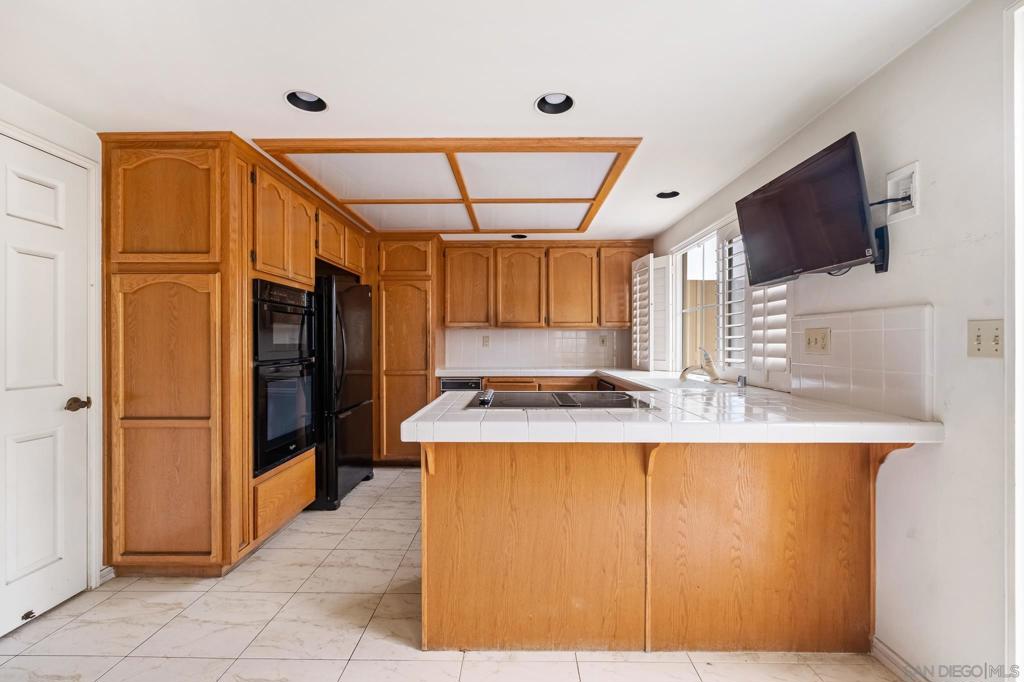 MLS #250044118SD image #16