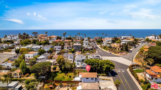 408 W Manchester Avenue, Playa del Rey CA: https://media.crmls.org/mediaz/2887af87-5d00-4e8d-a614-21be15e7708d.jpg