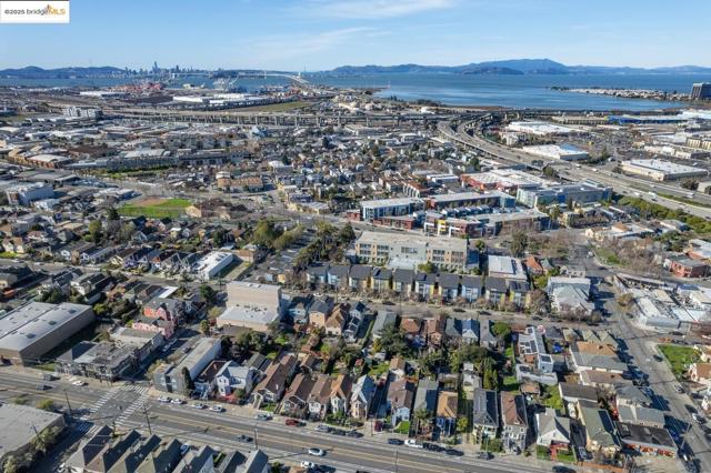 3245 Adeline ST, Oakland CA: https://media.crmls.org/mediaz/28889854-c60e-4a18-9d9b-eaee18d93329.jpg