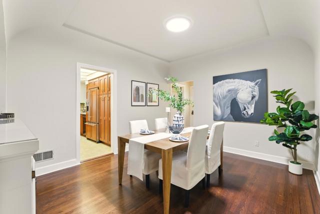 435 Edgewood Road, Redwood City CA: https://media.crmls.org/mediaz/2888d56c-c2af-43a3-9ebb-88b26966ea94.jpg
