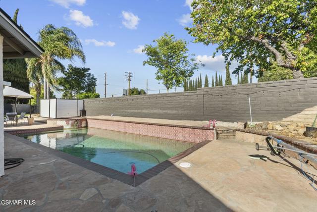 459 Mark Drive, Simi Valley CA: https://media.crmls.org/mediaz/288994b4-d350-4fc1-8fad-4189ad2cd7b5.jpg