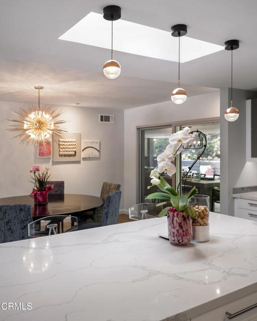 3351 Country Club Drive, Glendale CA: https://media.crmls.org/mediaz/2889bde1-8915-4d0d-b166-02c48eb4c9a1.jpg