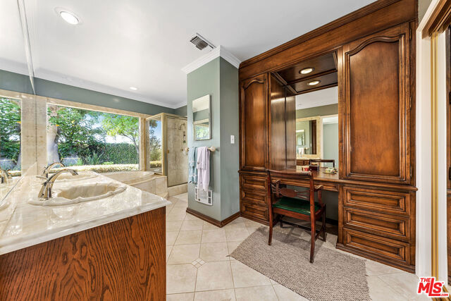 Image 20 of 39 For 821 Glenmere Way