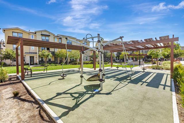 1290 Milkweed Street, Milpitas CA: https://media.crmls.org/mediaz/288a2041-29e0-4125-9a76-4e274426c2b1.jpg