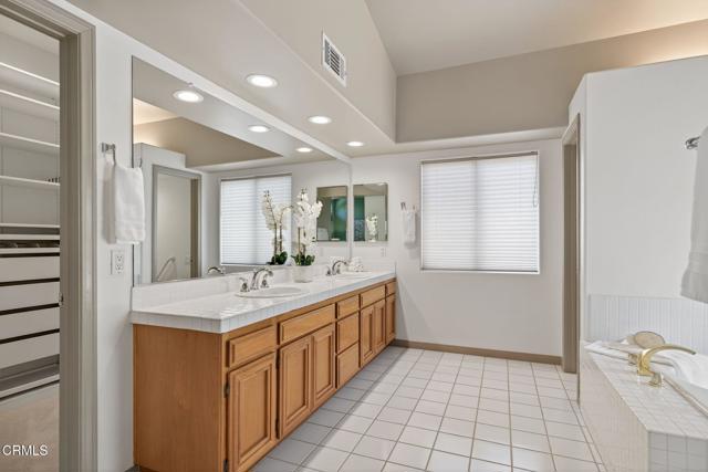 28 San Bernardino Avenue, Ventura CA: https://media.crmls.org/mediaz/288a9e82-065d-4892-9715-b2a3814f9040.jpg
