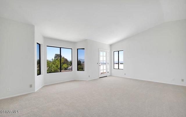 2568 Picadilly Circle, Thousand Oaks CA: https://media.crmls.org/mediaz/288aaaa7-843c-4628-8164-20a8e57530d7.jpg