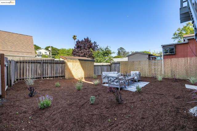 6251 Highland Ave, Richmond CA: https://media.crmls.org/mediaz/288abc96-4185-40fa-90ab-0274ebeb4457.jpg