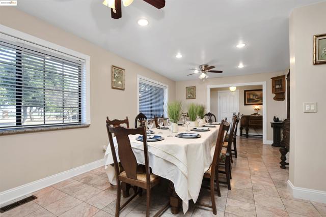 3215 Ohara Ave, Brentwood CA: https://media.crmls.org/mediaz/288ac92d-f9bb-44a1-8406-348e75bd7e19.jpg