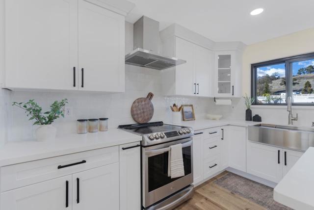 8202 Honeybee Court, Gilroy CA: https://media.crmls.org/mediaz/288ba786-76ee-4db3-bbf0-f0c923729163.jpg