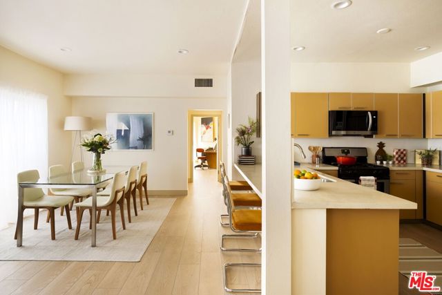 1717 Malcolm Avenue, Los Angeles CA: https://media.crmls.org/mediaz/288bcd16-7b18-4011-b66e-91eb5f21728a.jpg