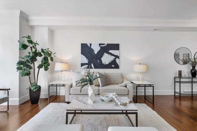 1645 Pacific Avenue, San Francisco CA: https://media.crmls.org/mediaz/288c648d-3c73-4f7f-bf42-88b619e0e97e.jpg
