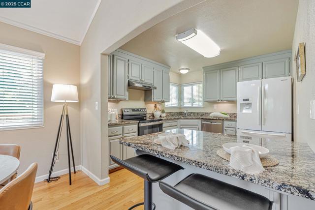 1806 Ridgeland Circle, Danville CA: https://media.crmls.org/mediaz/288cb008-993b-4569-9131-ba1bec1ca98d.jpg