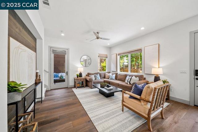 44 Analisa Ln, Walnut Creek CA: https://media.crmls.org/mediaz/288d604d-b480-475e-80ae-694977d00e9f.jpg