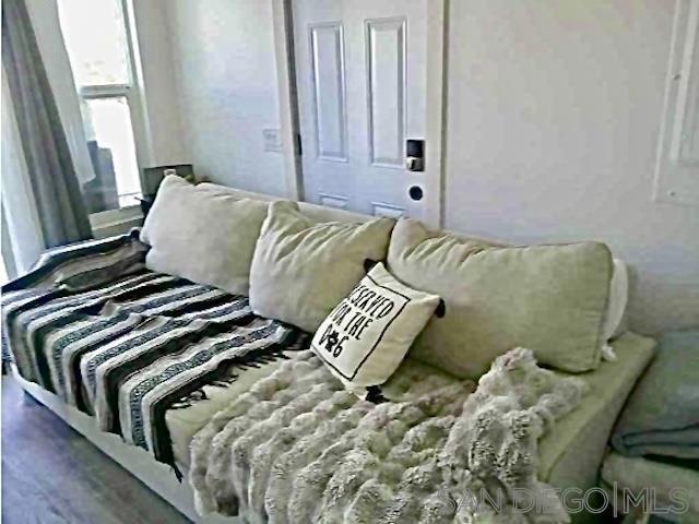 829 11th St, Imperial Beach CA: https://media.crmls.org/mediaz/288e182b-2576-4b54-9bbc-60ee55377bd1.jpg