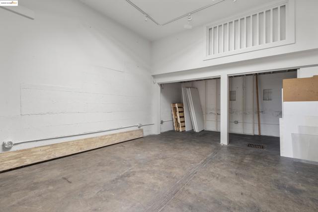 1001 Cragmont Ave, Berkeley CA: https://media.crmls.org/mediaz/288e8e68-b6b9-4791-ac62-43afd183a81c.jpg