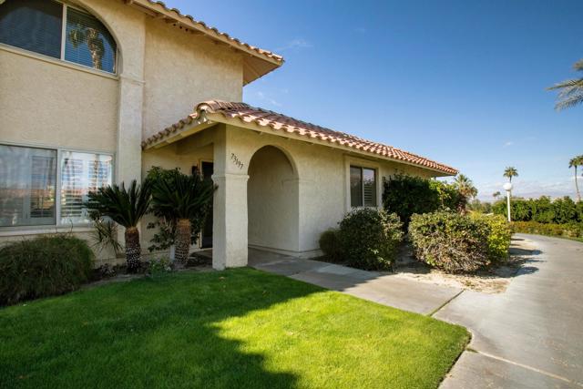 73197 Rod Laver Lane, Palm Desert CA: https://media.crmls.org/mediaz/288ec793-a590-4a20-8015-8c081382a0a4.jpg