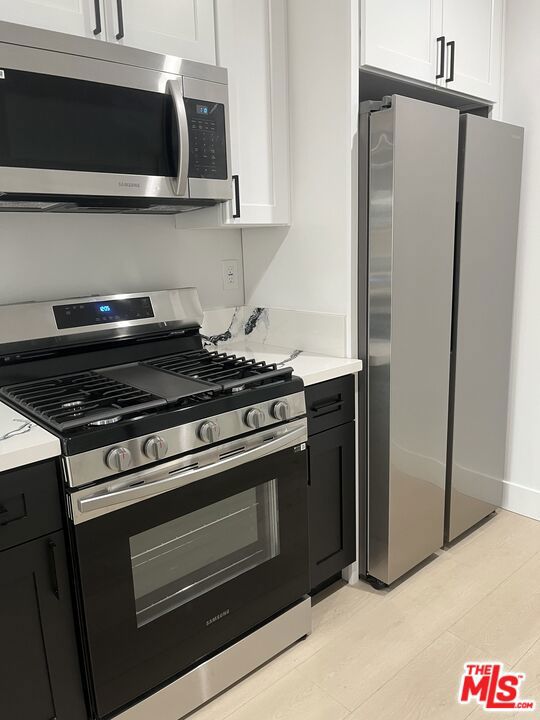 212 E 29th Street, Los Angeles CA: https://media.crmls.org/mediaz/288ed1b0-d367-4435-8b58-bd5010bea4c9.jpg