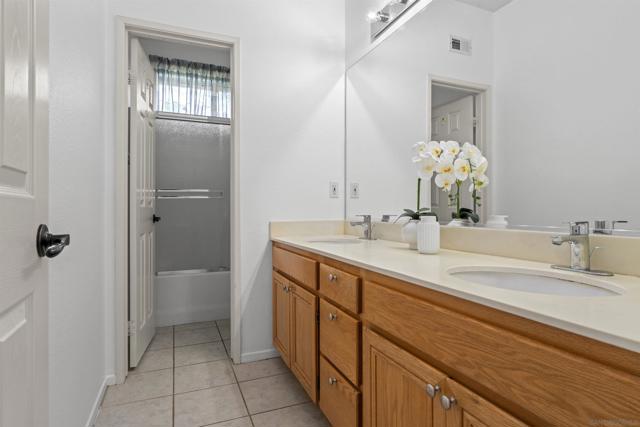 23527 Green Glen Road, Ramona CA: https://media.crmls.org/mediaz/288f128f-39c1-41c6-8269-cc6fc168732a.jpg