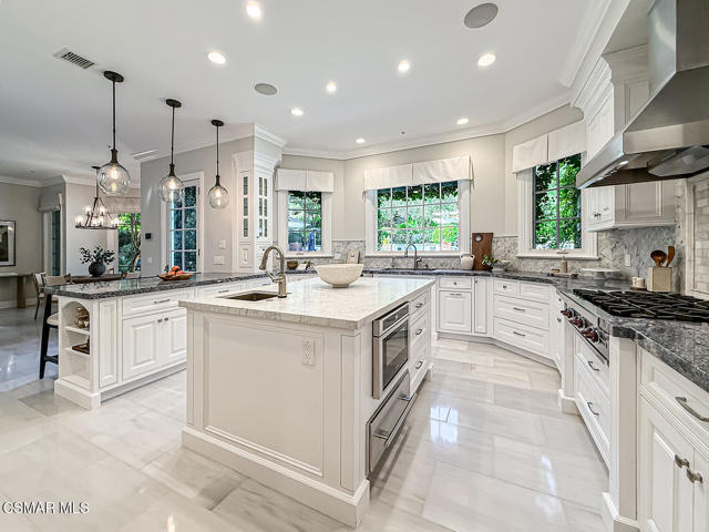 581 Lakeview Canyon Road, Westlake Village CA: https://media.crmls.org/mediaz/288fb45d-2a71-48de-a9cf-5402d02fcc5c.jpg