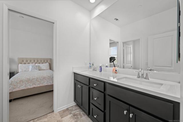 Image 19 of 32 For 38512 Rosegate Pl