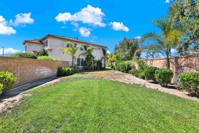 43883 Brookhaven Court, Temecula CA: https://media.crmls.org/mediaz/288fc4dc-0abd-43f9-9e36-7cfc77d016cb.jpg