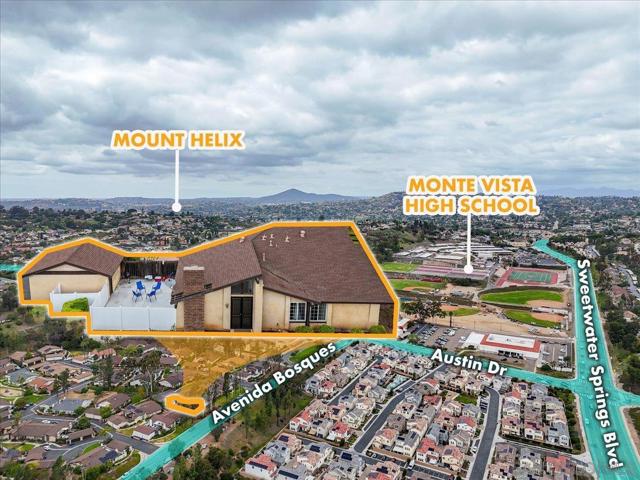 2305 Nueces Ln, Spring Valley CA: https://media.crmls.org/mediaz/288fee44-c1b6-46bd-8a02-e2ce9ea9b11c.jpg