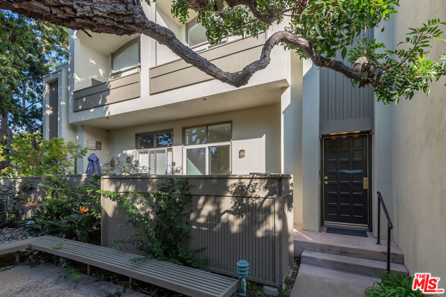 13234 Fiji Way, Marina del Rey CA: https://media.crmls.org/mediaz/289095c3-9d0a-4d5b-9d6f-6a83d7e52d14.jpg
