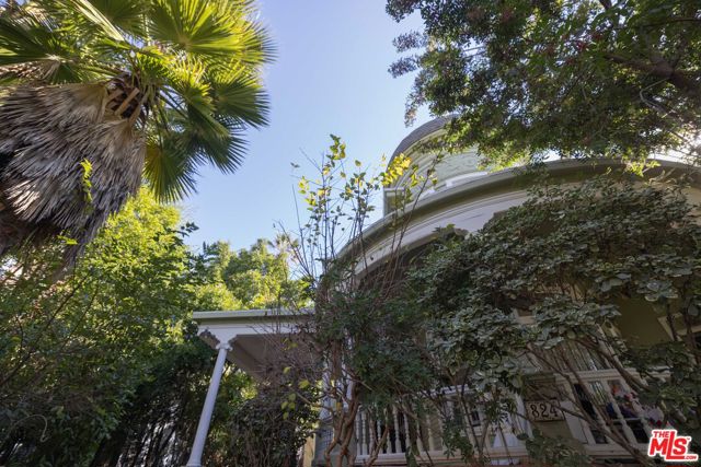 824 S Bonnie Brae Street, Los Angeles CA: https://media.crmls.org/mediaz/2890f470-c10f-4243-9a3d-80c974c4268e.jpg