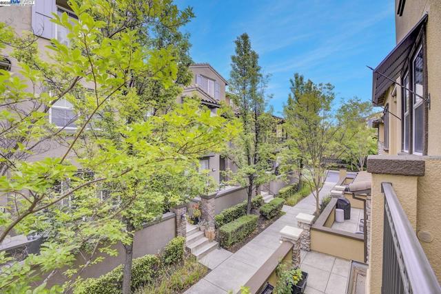 5092 Fioli Loop, San Ramon CA: https://media.crmls.org/mediaz/2891453f-58ee-4fe0-bf11-6c2c6080062f.jpg